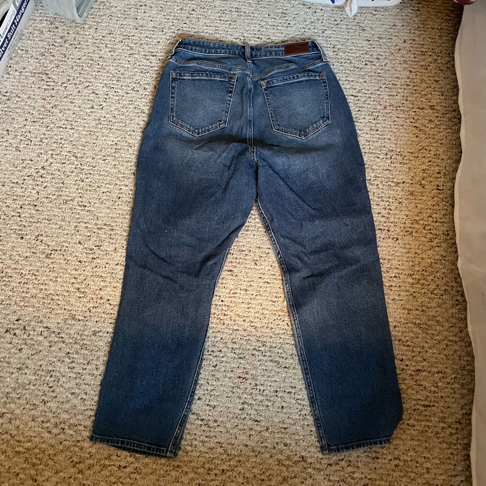 Hollister Curvy Ultra High Rise Mom Jean - Picture 3 of 4